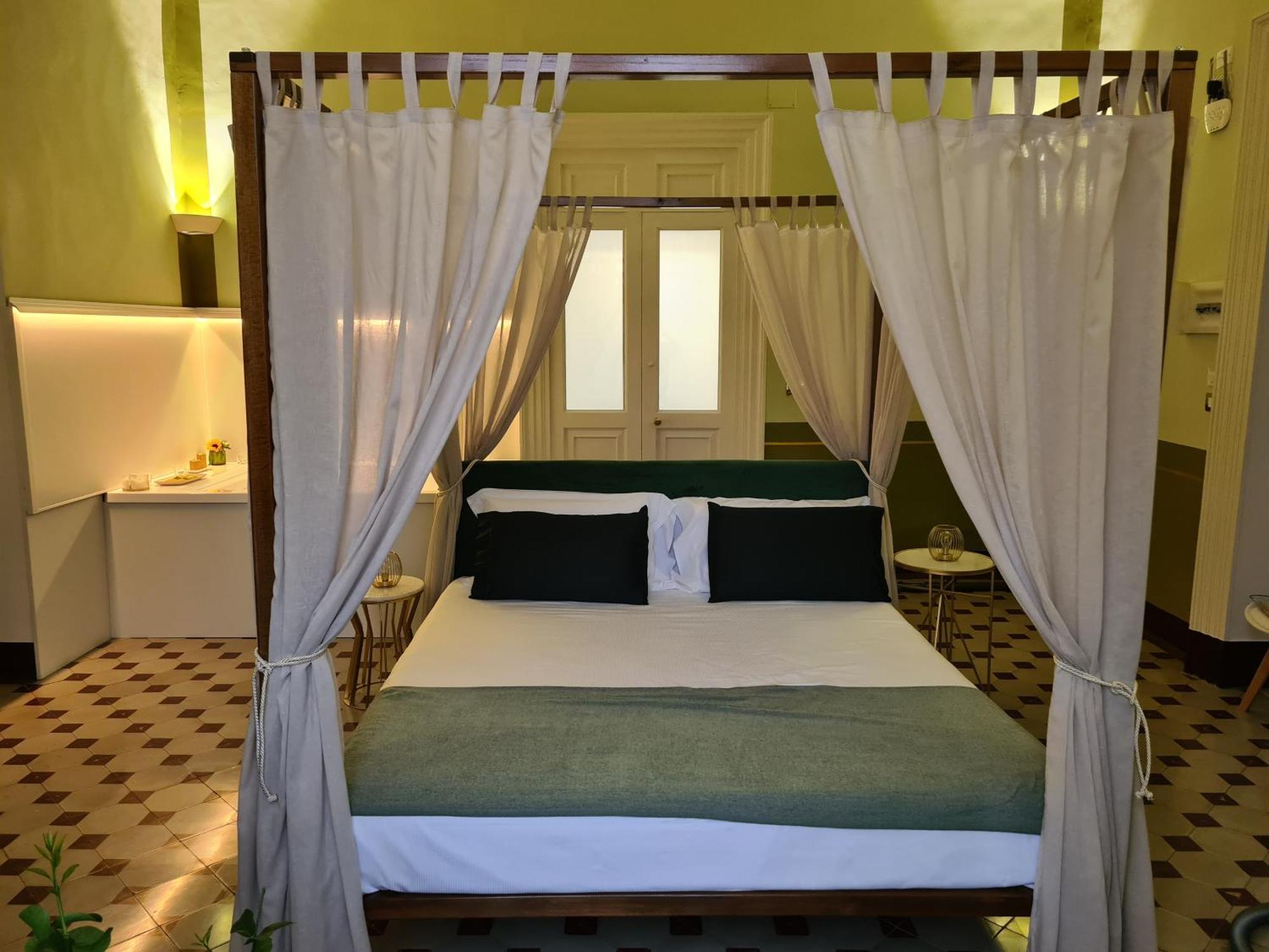 Toscano Palace Luxury Rooms 卡塔尼亚 外观 照片