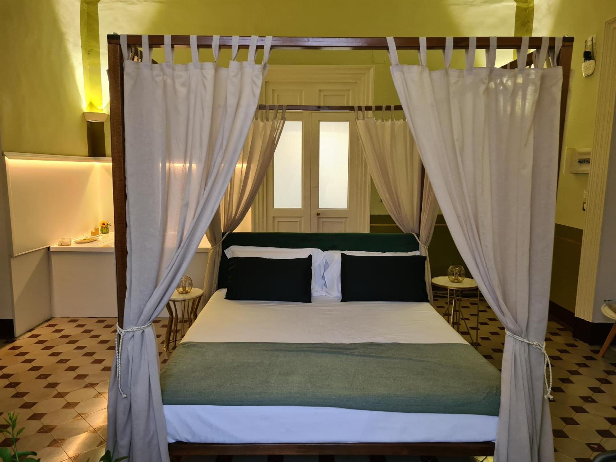 Toscano Palace Luxury Rooms 卡塔尼亚 外观 照片