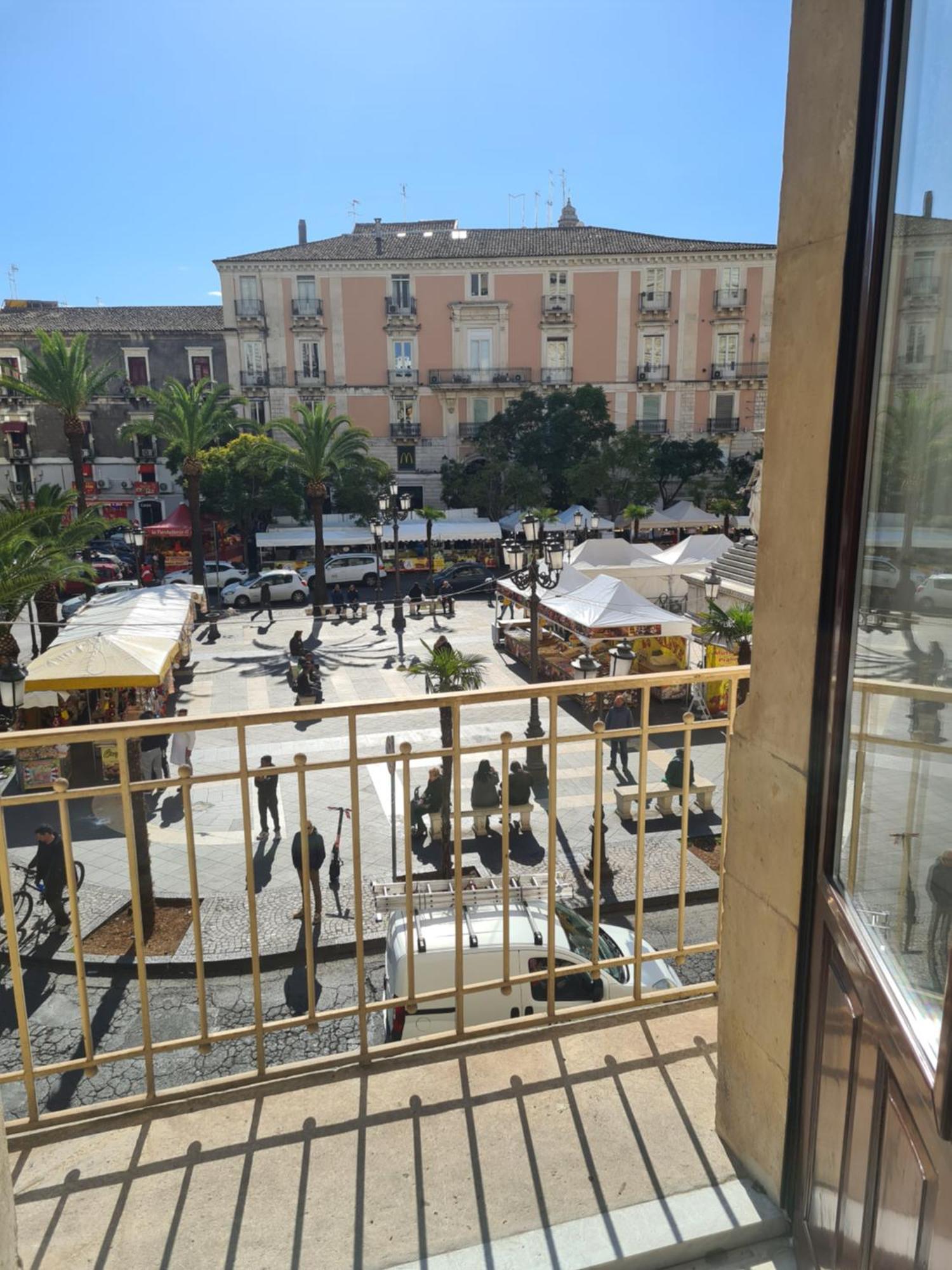 Toscano Palace Luxury Rooms 卡塔尼亚 外观 照片